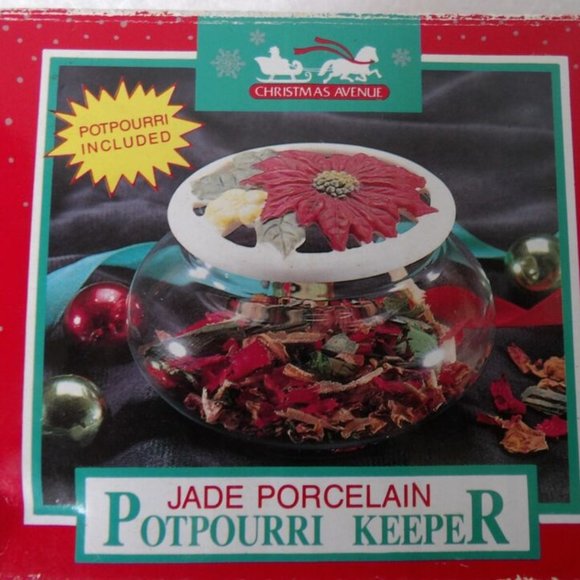 🎁Vintage Jade Porcelain and Glass Potpourri Keeper/Trinket by Christmas Avenue - Picture 9 of 11